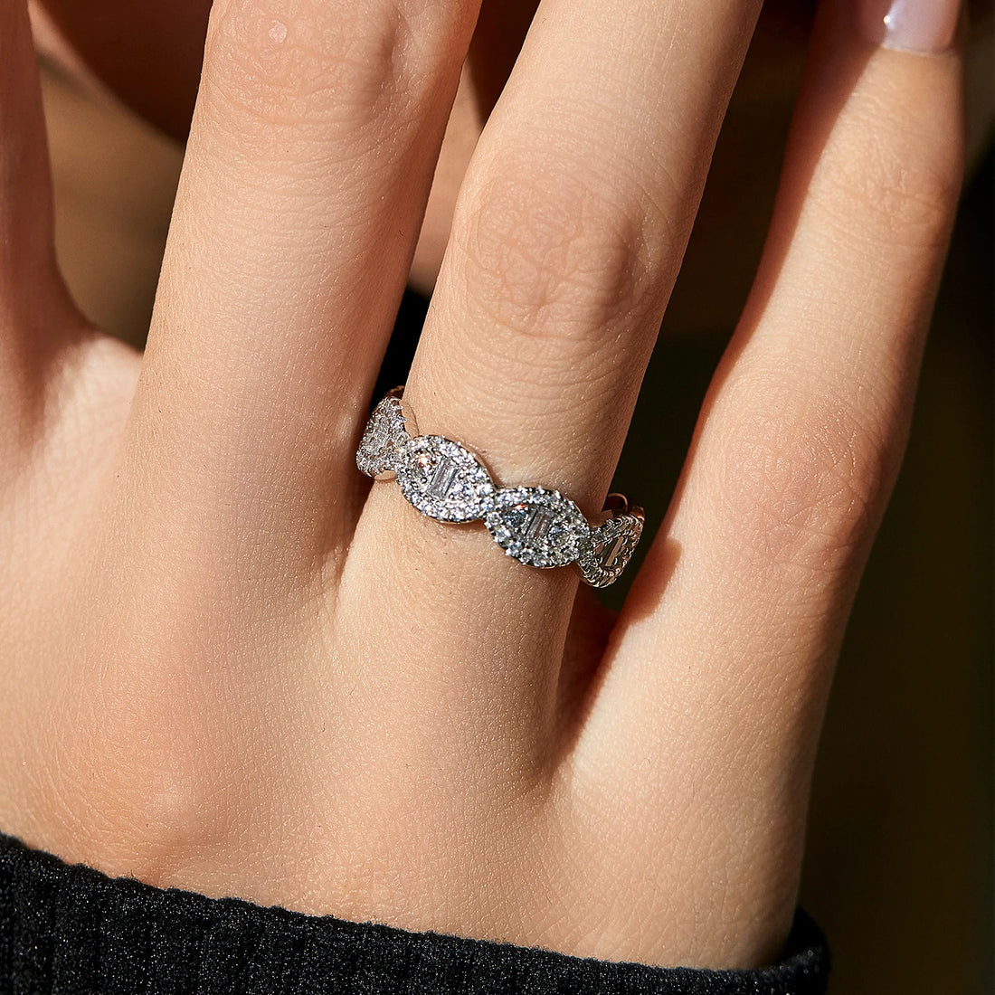 MODIAN 925 Sterling Silver Sparkling Geometric Clear